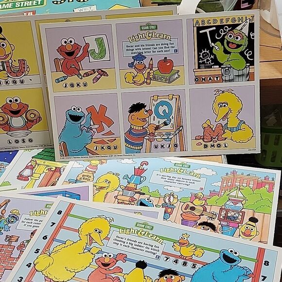 1991 Sesame Street Light and Learn letter & number game with magic wand 18 sheet - Picture 5 of 16